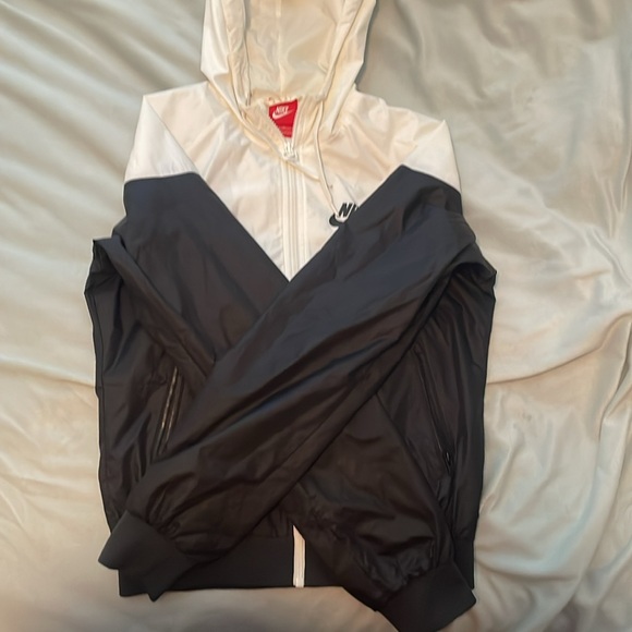Womens Nike windbreaker - Picture 4 of 5